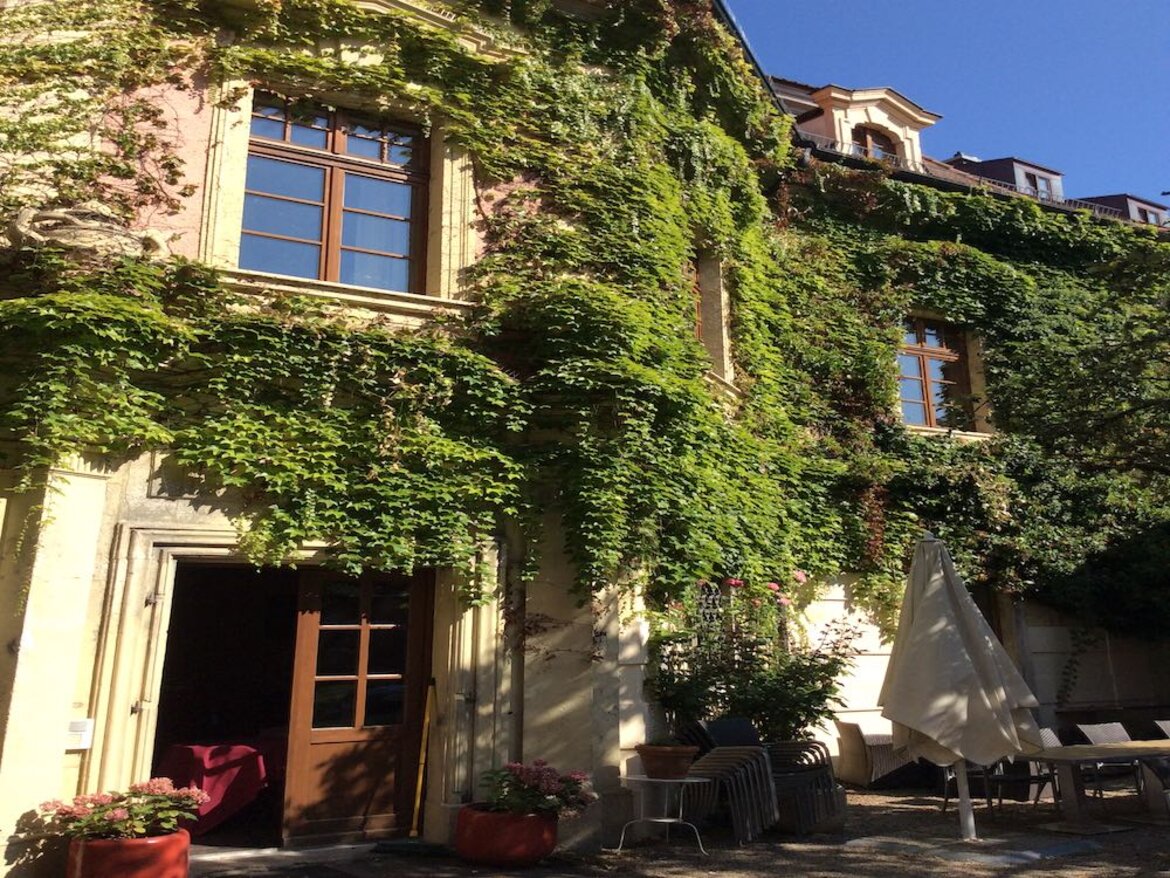 Garten und Außenansicht Rosenpalais